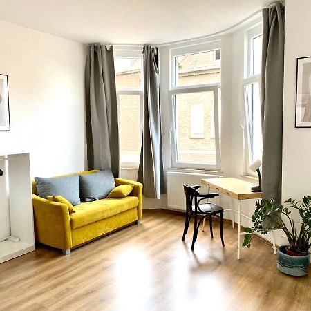 2 Rooms, Free Parking, 25 Min To Duesseldorf, 150 Mbps Wlan ดุยส์บูร์ก ภายนอก รูปภาพ