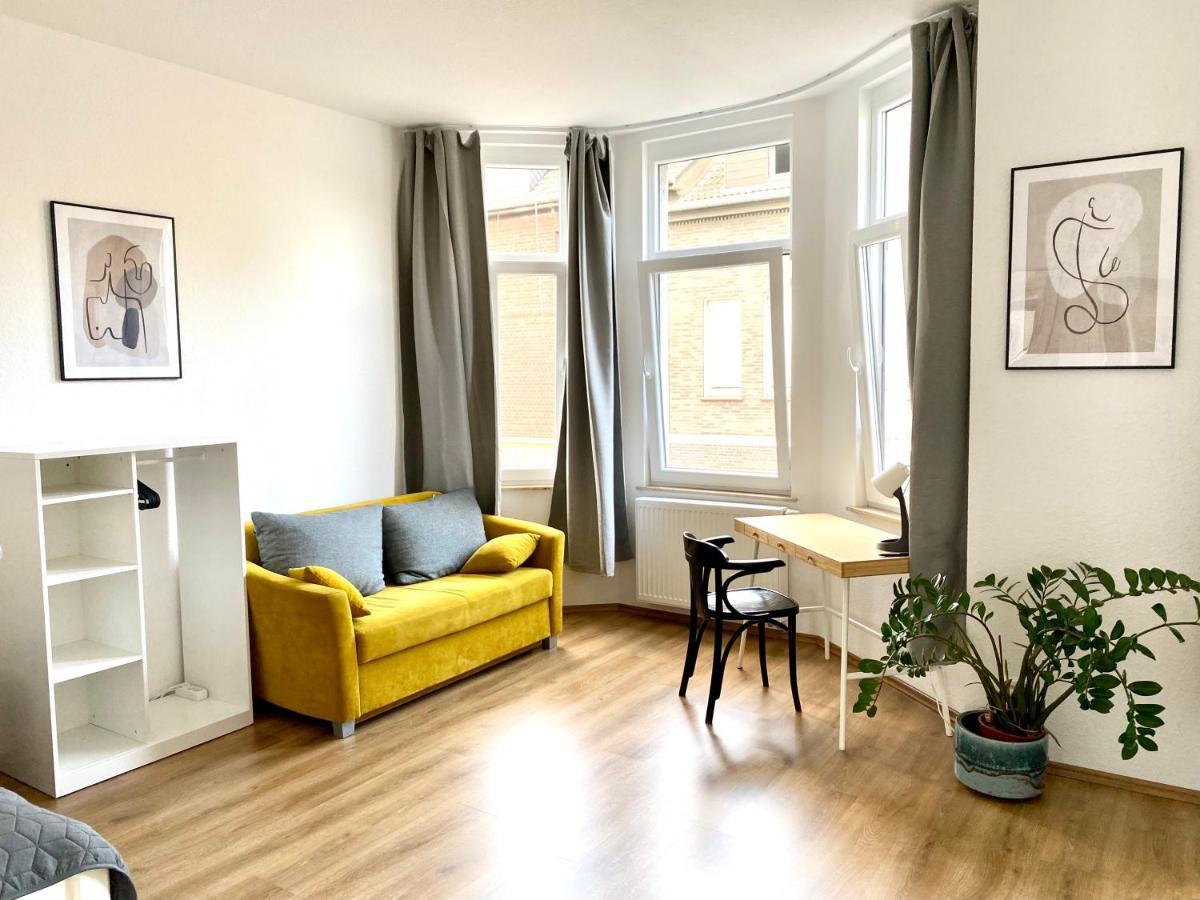 2 Rooms, Free Parking, 25 Min To Duesseldorf, 150 Mbps Wlan ดุยส์บูร์ก ภายนอก รูปภาพ