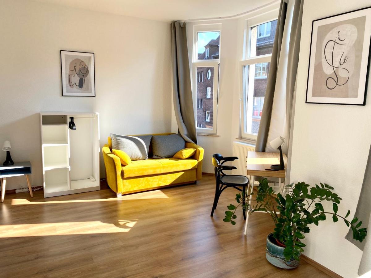 2 Rooms, Free Parking, 25 Min To Duesseldorf, 150 Mbps Wlan ดุยส์บูร์ก ภายนอก รูปภาพ
