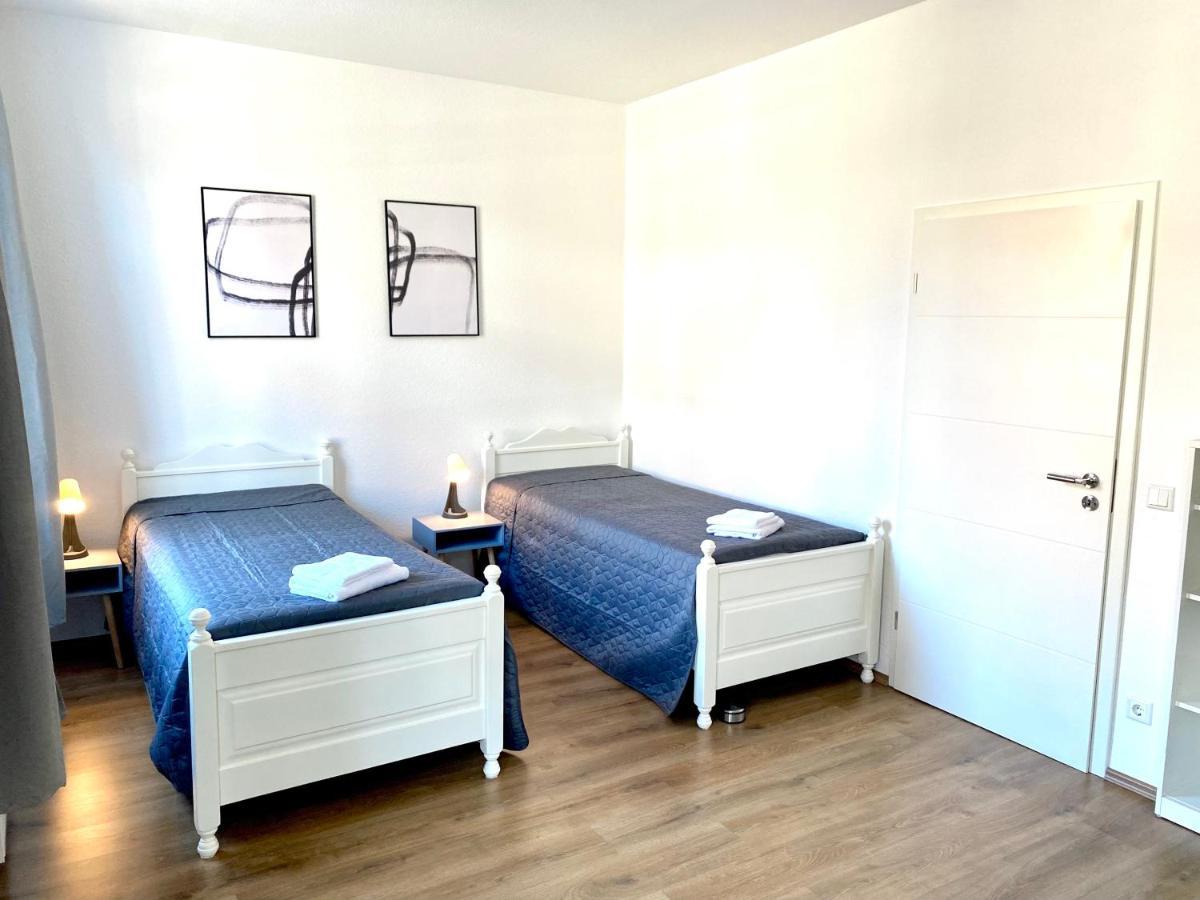 2 Rooms, Free Parking, 25 Min To Duesseldorf, 150 Mbps Wlan ดุยส์บูร์ก ภายนอก รูปภาพ