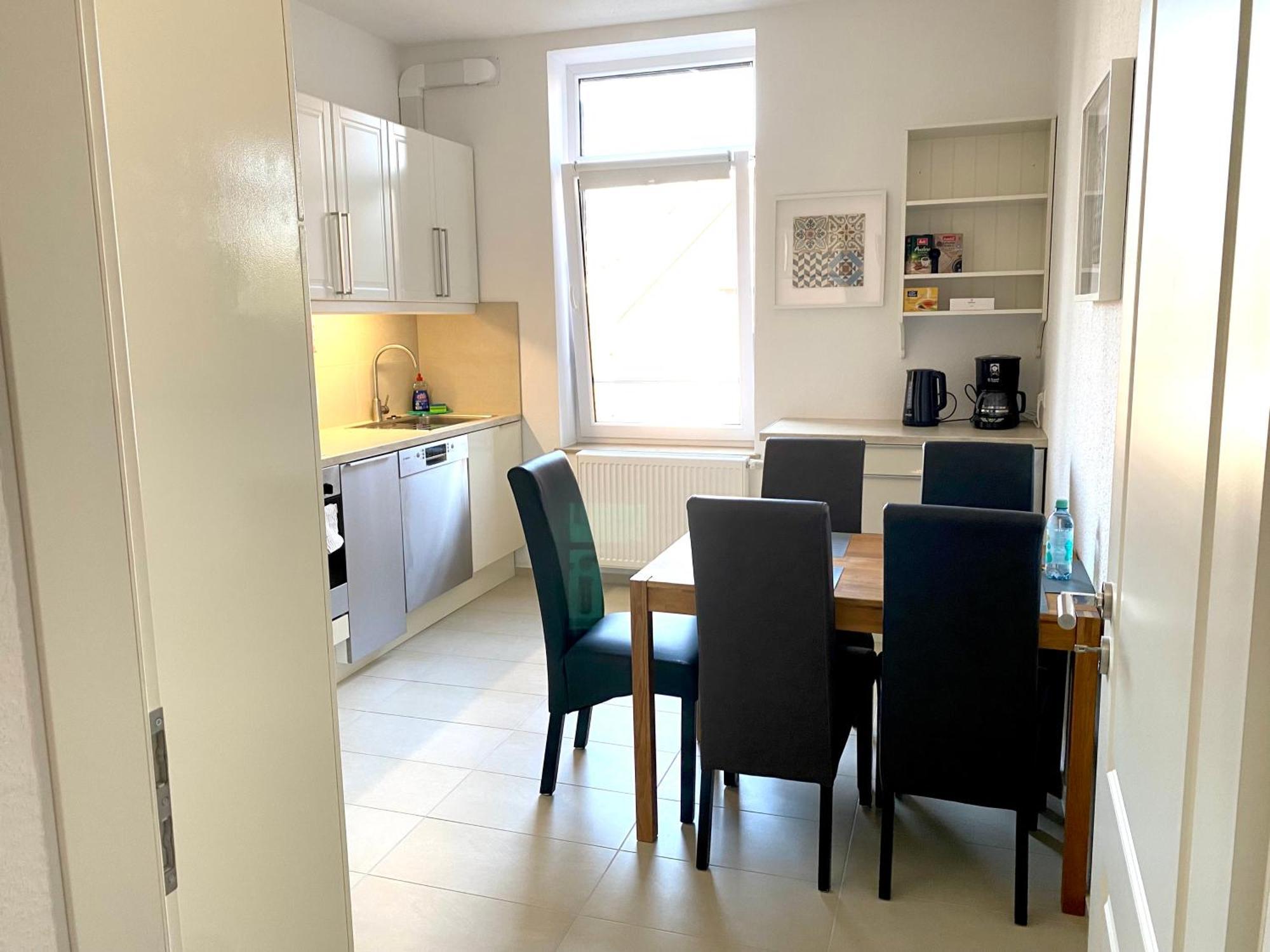 2 Rooms, Free Parking, 25 Min To Duesseldorf, 150 Mbps Wlan ดุยส์บูร์ก ภายนอก รูปภาพ