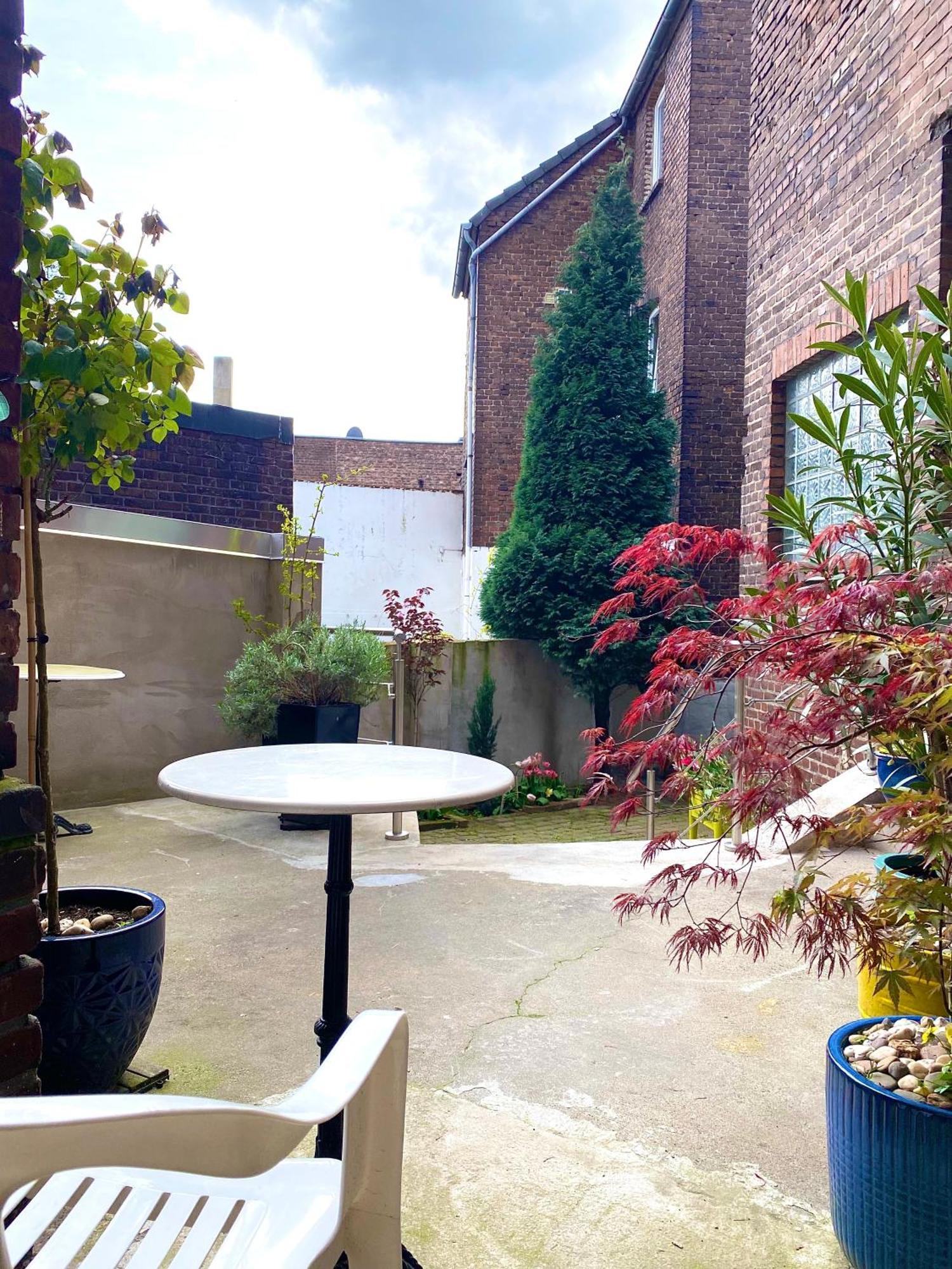 2 Rooms, Free Parking, 25 Min To Duesseldorf, 150 Mbps Wlan ดุยส์บูร์ก ภายนอก รูปภาพ