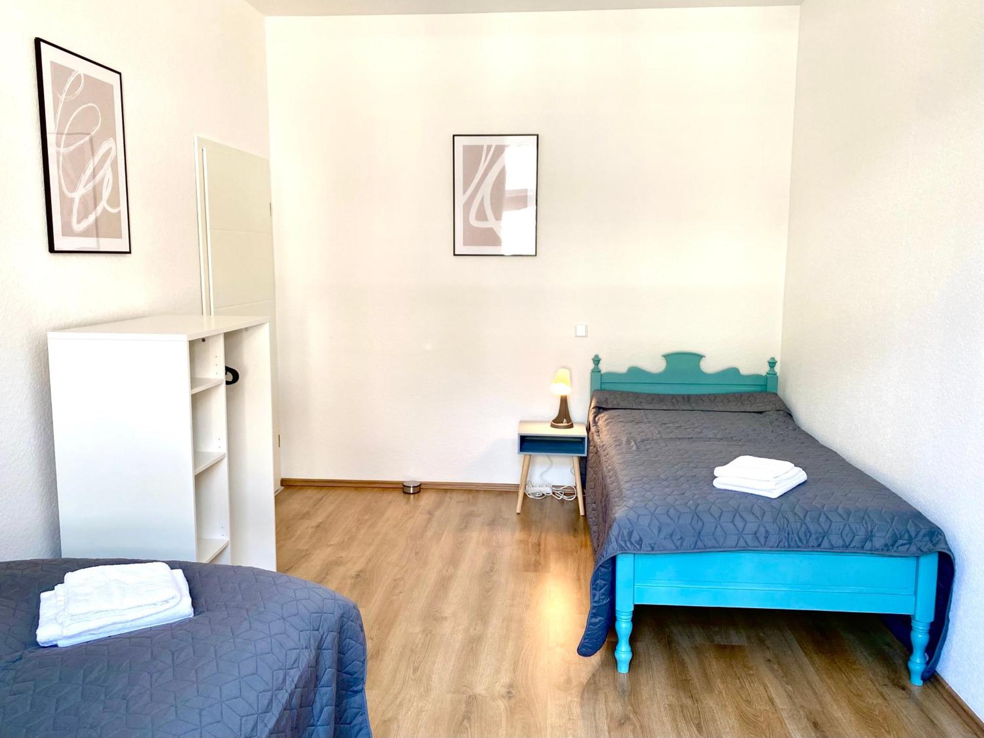 2 Rooms, Free Parking, 25 Min To Duesseldorf, 150 Mbps Wlan ดุยส์บูร์ก ภายนอก รูปภาพ