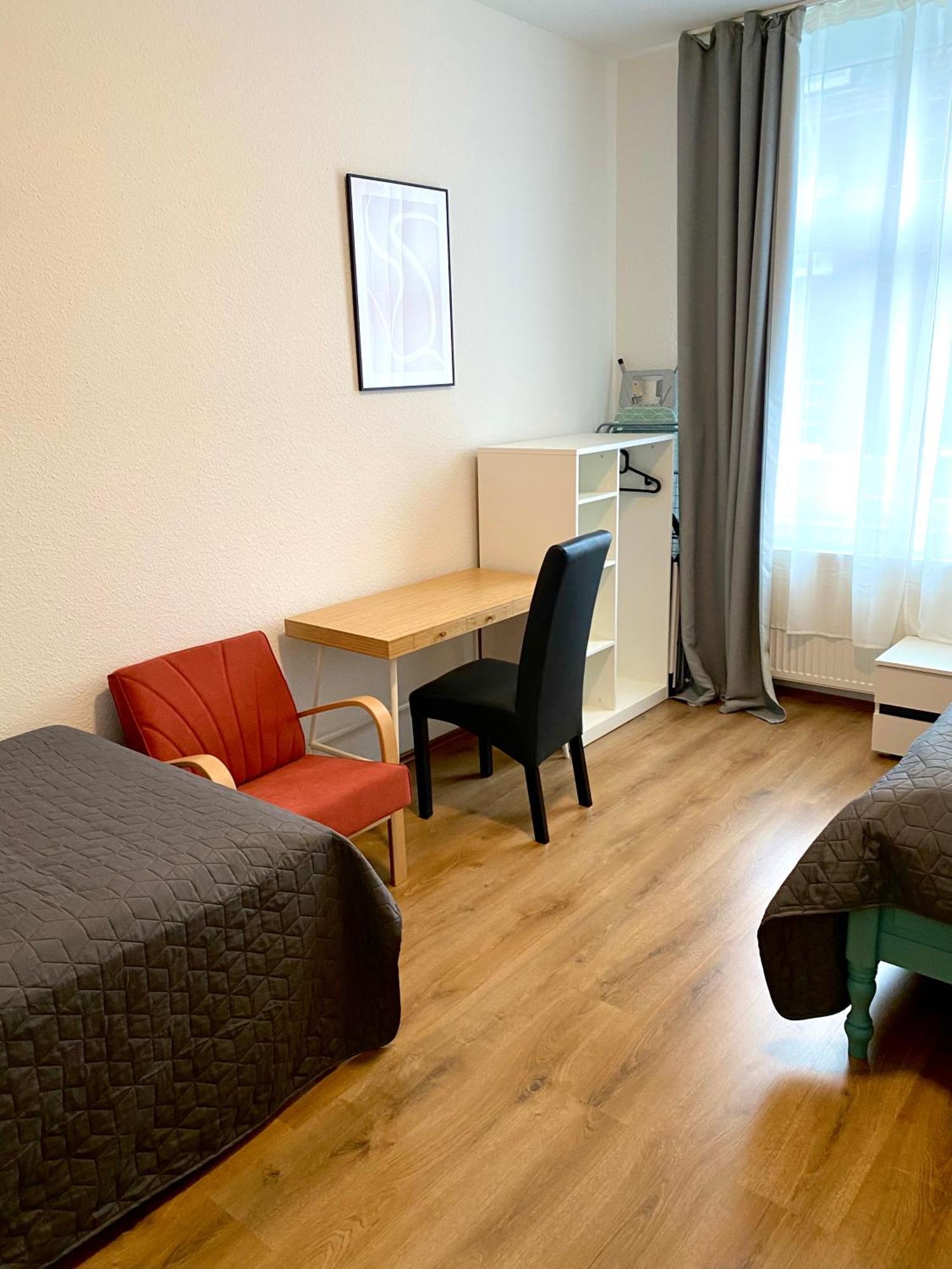 2 Rooms, Free Parking, 25 Min To Duesseldorf, 150 Mbps Wlan ดุยส์บูร์ก ภายนอก รูปภาพ